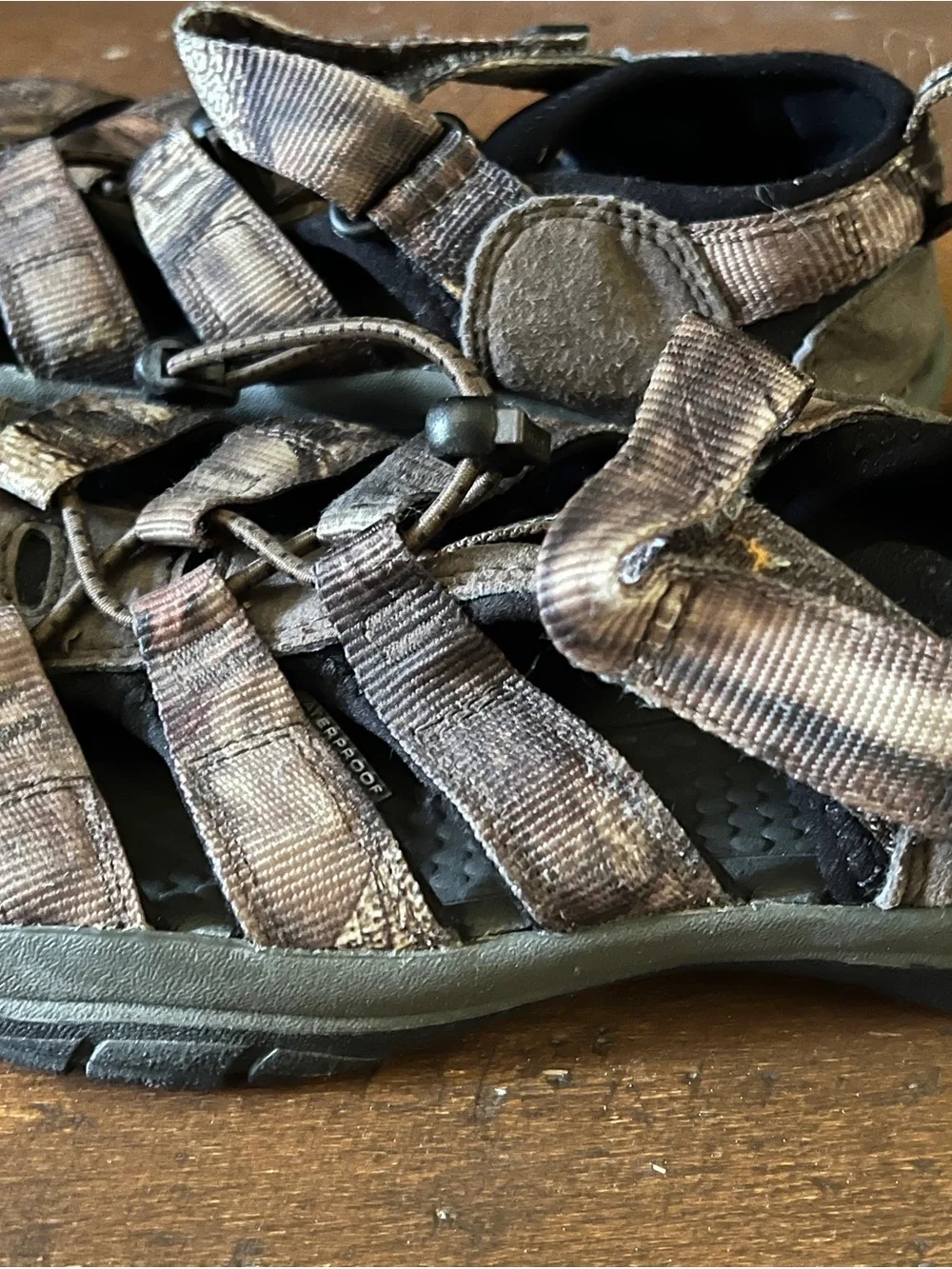 Keen Sandals Big boy sz 5 Eu 38 Brown Camo Newport H2 waterproof